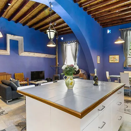 Blue Oak House *