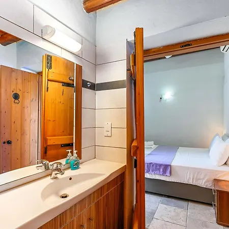 Guest house Blue Oak House